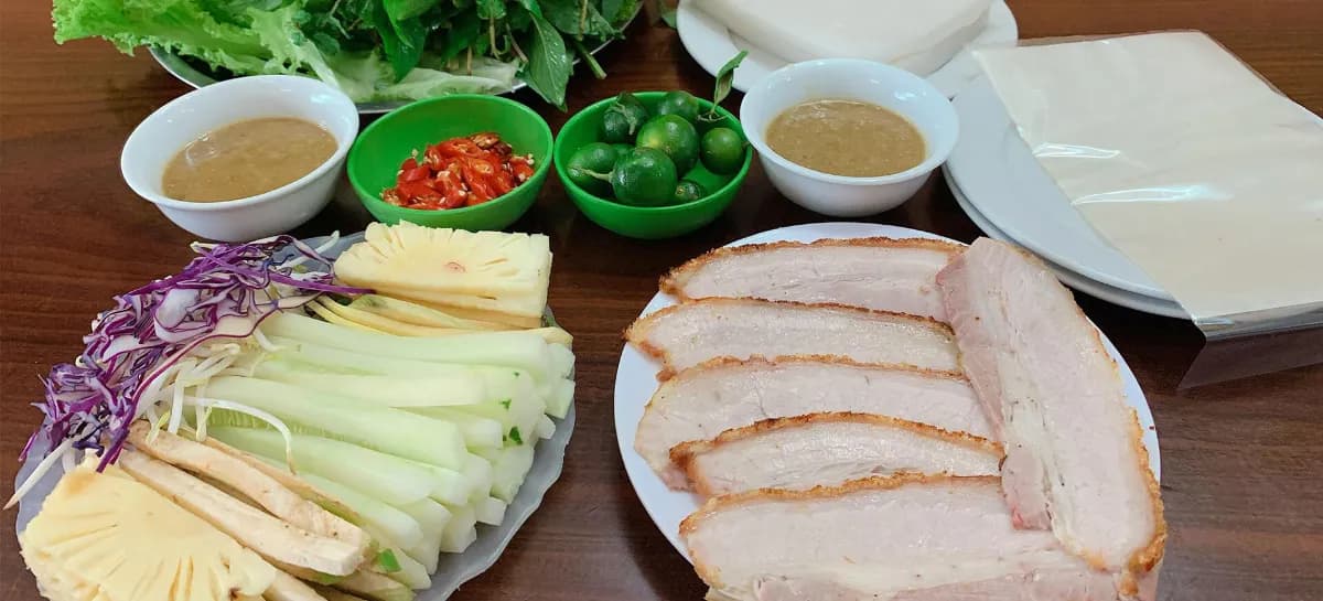 Rice paper rolls with pork